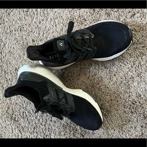 Womens Black Ultraboost 21
